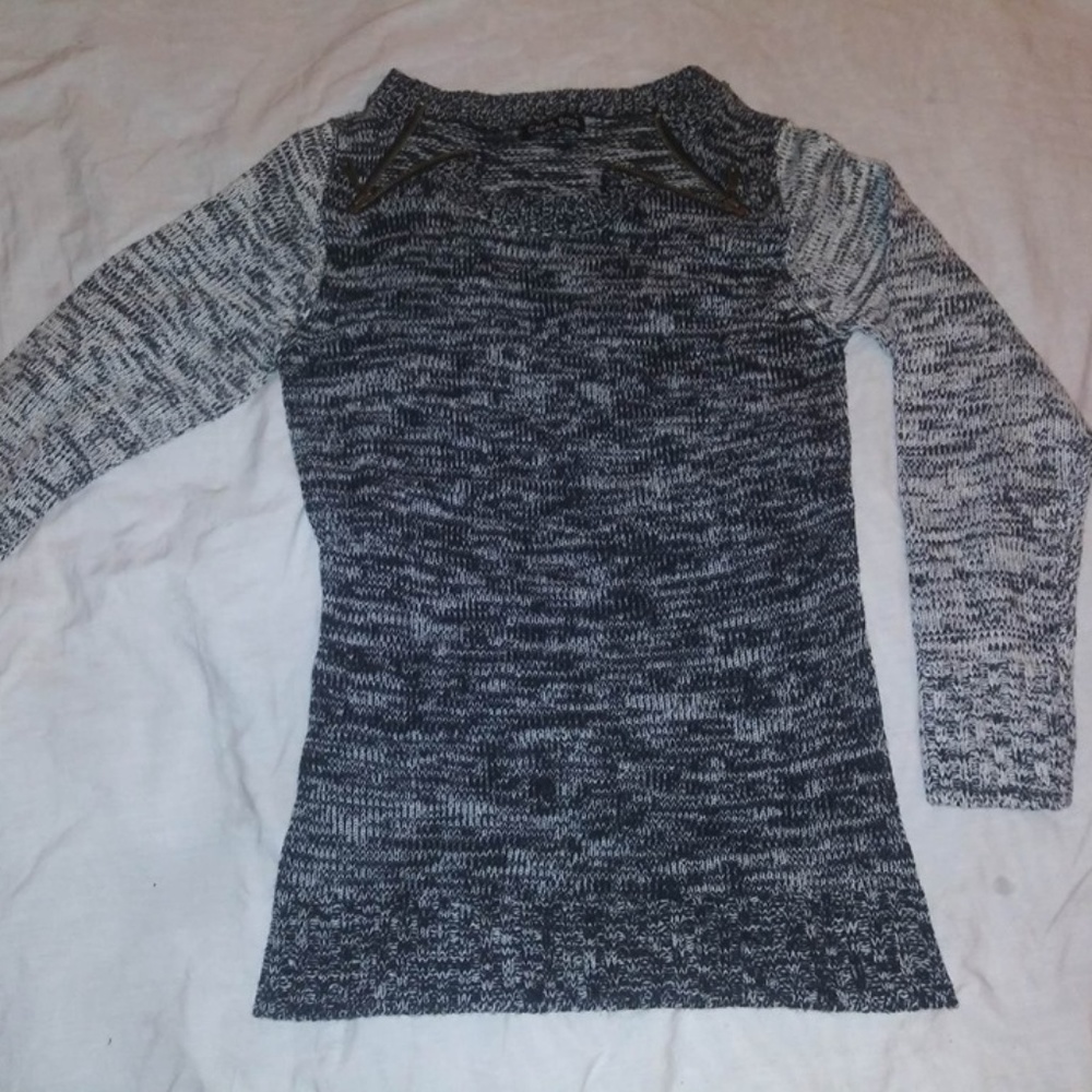 4/$30- CROP NECK W/2 COLLAR ZIPPER -CAROL ROSE